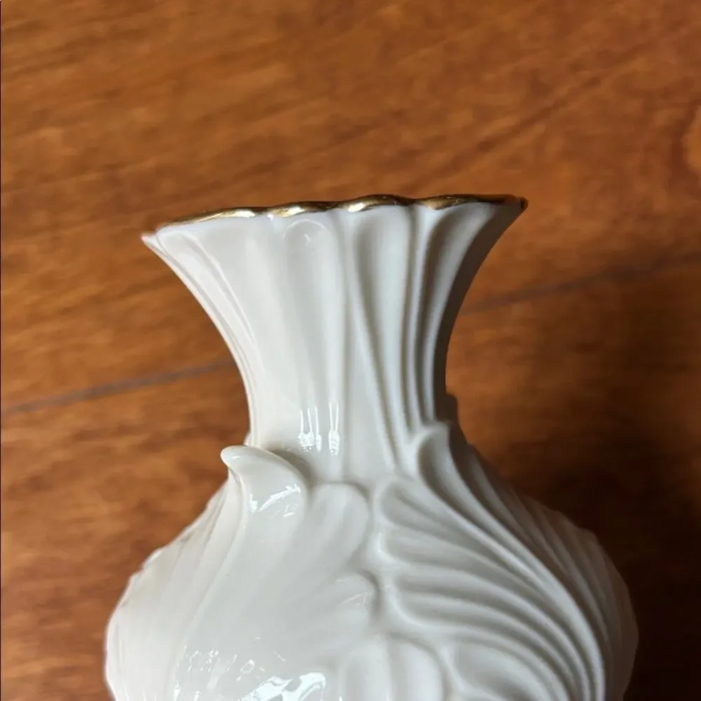 Lenox Elfin Collection Footed Bud Vase, Cream Porcelain with 24k Trim